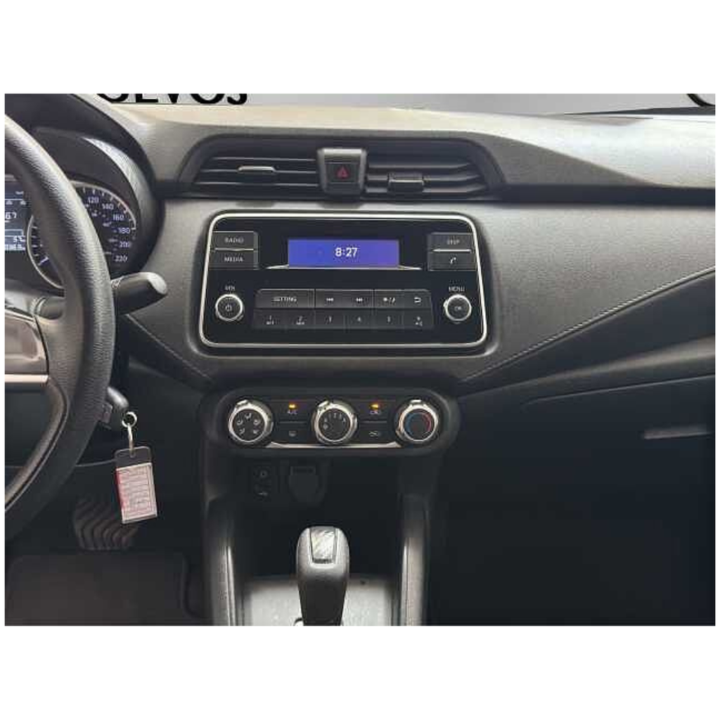 NISSAN VERSA - Plata